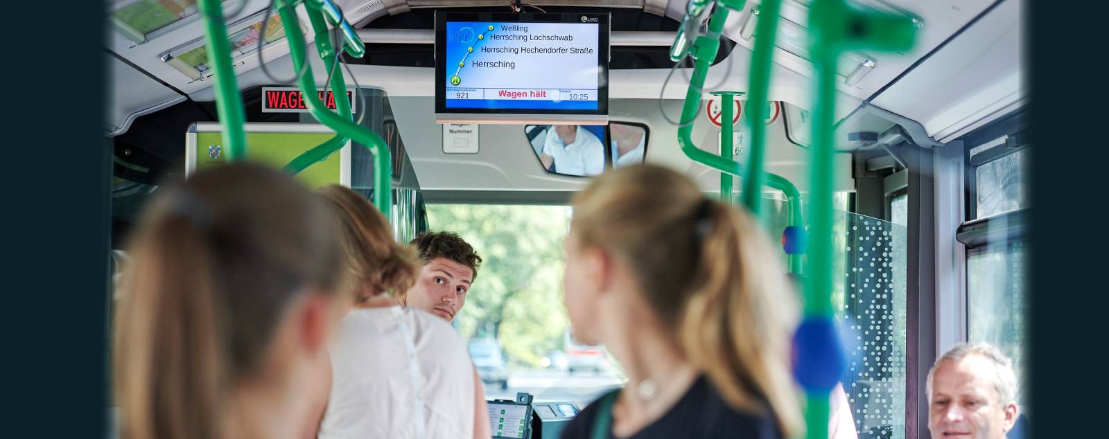 Bordtechnik für Fahrgastinformation | TeleMATRIK